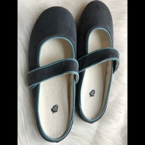 Garnet Hill by Acorn Slippers